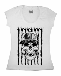 Camiseta Feminina Muertos na internet