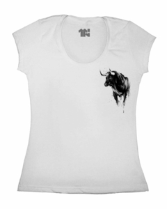 Camiseta Feminina Touro Manchado de Bolso na internet