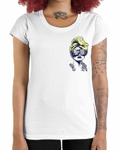 Camiseta Feminina Modelo Vicioso de Bolso