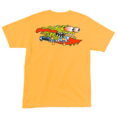 Camiseta da marca de skate Santa Cruz confeccionada em 100% algodão com estampa logo frente e estampa grande nas costas "Meek Slasher" na cor amarelo mostarda.