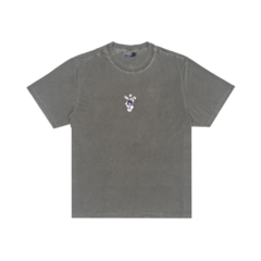 Camiseta ÖUS 105 RV Grey. Malha de algodão peletizado com acabamento especial com amaciante.