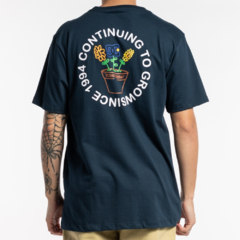Camiseta DC Growing Pains Marinho na internet