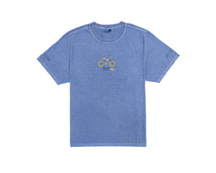 Camiseta ÖUS x Caloi Cross Light Azul. Colaboração entre ÖUS e Caloi, celebrando a Caloi Cross Extra Light, ícone de várias gerações.