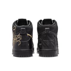 Nike sb dunk store black gold