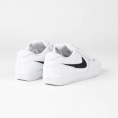 Tênis Nike SB Force 58 White na internet