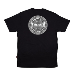 Camiseta da marca de skate Independent Pavement Blk. Confeccionada em 100% algodão. Possuí gola careca canelada. Mangas curtas.