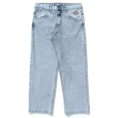 Calça Tupode Jeans 678 Sky. Modelagem reta. Confeccionada em 100% algodão. Feito no Brasil. Bordados na parte da frente e atrás.