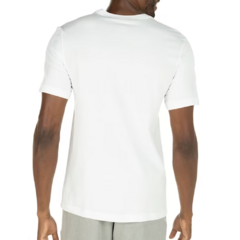Camiseta Nike Sportswear Club White - Ratus Skate Shop