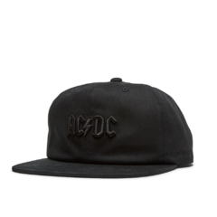 Boné DC x ACDC Snap Black. Confeccionado em 100% algodão. Tamanho único. Ajustável com snapback.