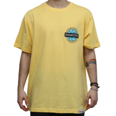 Camiseta Diamond Industrial Yellow. Confeccionada em 100% Algodão. Possuí gola careca.
