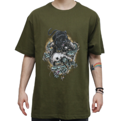 Camiseta DGK Roam Green. Confeccionada em 100% Algodão. Possuí gola careca.