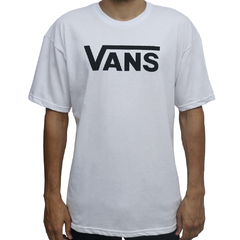 Camiseta Vans Classic White. Confeccionada em 100% algodão. Gola careca. Estampa em silk.