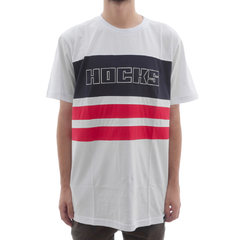 Camiseta de skate da marca Hocks confeccionada em 100% algodão, malha na cor branca com estampa em silk.