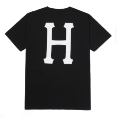 Camiseta da marca de skate HUF Classic H Black. Confeccionada em 100% algodão pré-encolhido. Possuí gola careca. HUF Classic H Logo.