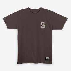 Camiseta Grizzly Duck Season Brown. Confeccionada em 100% algodão. Possuí gola careca. Possuí mangas curtas.