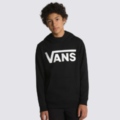 O moletom infantil com capuz Vans Classic possui o logo Vans "drop V" aplicado na altura do peito, etiqueta com logo Vans aplicada na lateral, capuz com cordão para regulagem, bolso estilo canguru, barra e punhos canelados e é feito de 60% algodão e 40% p