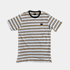 Camiseta RVCA Leaman Stripe Mult Cores. Confeccionada 100% de algodão. Etiqueta interna. Estampa em Silk Screen.