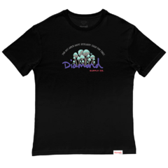 Camiseta Diamond Mushrooms Black. Confeccionada em 100% algodão. Possuí gola careca.