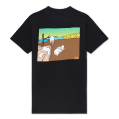 Camiseta Ripndip Nermali Black. Modelagem regular. Estampa em silk nas costas, centralizada e em grande escala. Estampa frontal no lado esquerdo do peito, em menor escala. Possuí mangas curtas.