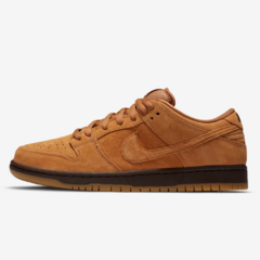 Tênis Nike Dunk SB Low Brown.  Zoom Air no calcanhar e língua acolchoada para máximo conforto.