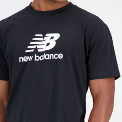 Camiseta New Balance Essential Black na internet