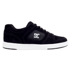 Tênis DC Union LA Black / White. O Tênis DC Union La tem o cabedal produzido em suede para maior durabilidade.