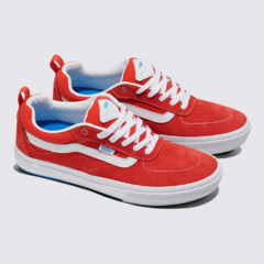 Tênis Vans Skate Kyle Walker Orange/Blue. Subcamadas Duracap reforçadas em áreas de alto desgaste. Construção Wafflecup. Amortecimento PopCush, o melhor amortecimento e proteção contra impactos. Material: Camurça. Patch localizado na língua.