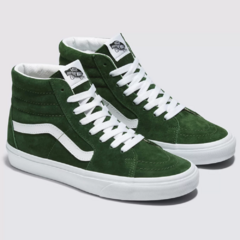 Tênis Vans Sk8 Hi Pig Suede Green. Cabedal durável em camurça e lona resistente. Icônica Sidestripe. Biqueiras reforçadas.