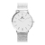 relógio minimalista pulseira aço prata fundo branco