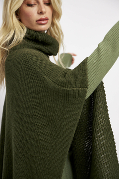 Art. 8038 / Poncho polerón - Switch Sweaters