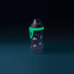 VASO Kiddy Cup con pico rígido y Efecto Luminoso NUK - Pekeños Gigantes