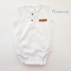 body lino blanco bombachudo - talle 6 y 12 meses