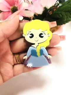 Elsa (frozen) em acrílico curvada aprox 7 cm - comprar online