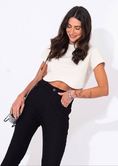 Calça Jeans Skinny Fenda Jade Preta na internet