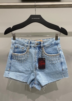 Short Jeans Cintura Alta Franjas Strass Jade Lavagem Clara - loja online