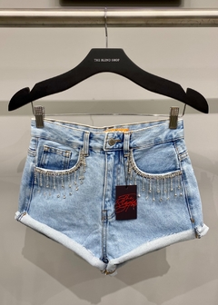 Short Jeans Cintura Alta Franjas Strass Jade Lavagem Clara