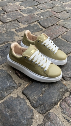 ZAPATILLAS OMEGA BEIGE en internet