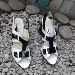 Sandalias blanco y negro. N*42- e03v-10042 - Altas de Olivos