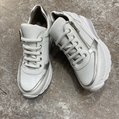 Zapatillas blancas online con taco