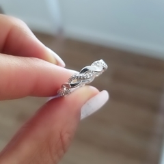 ANILLO ENTRELAZADO HEBE en internet