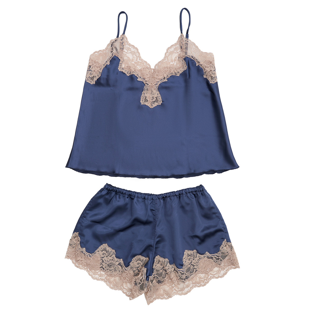 PIJAMA AZUL DE SATEN Y PUNTILLA COMPUESTO POR MUSCULOSA Y SHORT