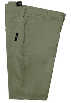 Bermuda Sarja Slim Estonada Verde King & Joe - comprar online