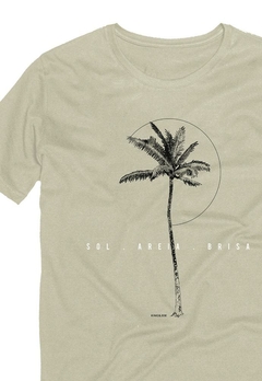 T-Shirt Plus Estampada Caqui King & Joe - comprar online