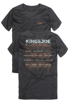 T-Shirt Plus Estampada World Tour King & Joe