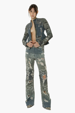 JEAN META DISTRESSED