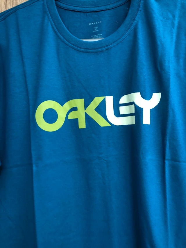 Camiseta Oakley Letreiro Novo - Vermelho