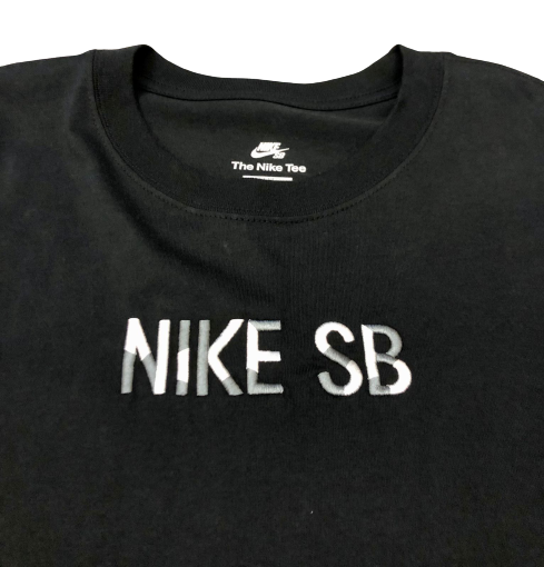 Camiseta Nike SB Bordado Preto