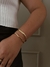 Bracelete Ondulado Dourado na internet