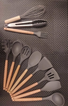 Imagem do Conjunto de Utensílios de Silicone - 12 Peças