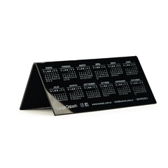 Almanaque 20x8 cm - acrilico negro con logo